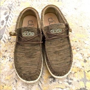 Men’s size 10 Hey Dudes